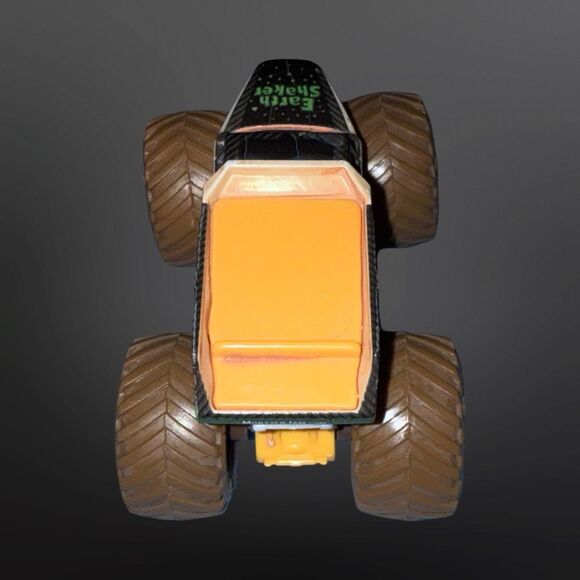 Spin Master Monster Jam Official Earth Shaker Monster Truck Series 4 1:64 A28 - Picture 6 of 8